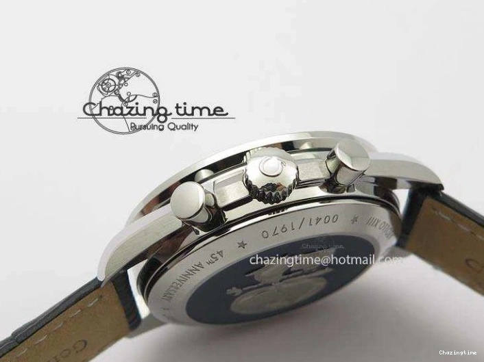 1228 Vibrant Speedmaster JHF SS Snoopy Award 45th Anniversary White Dial On Black Leather Strap 8238